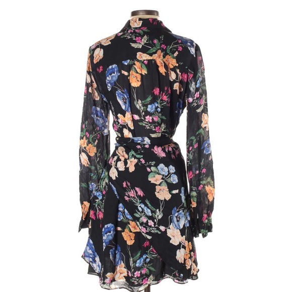 - Parker long sleeve floral mini dress 4. Runs small, fits more like a size 2 - Picture 2 of 4